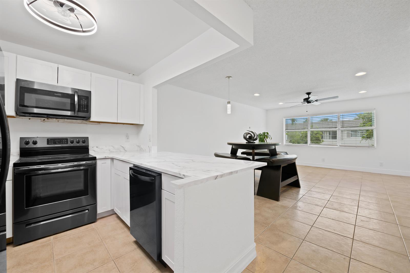 430 SE 2ND Avenue # 21, Deerfield Beach FL 33441