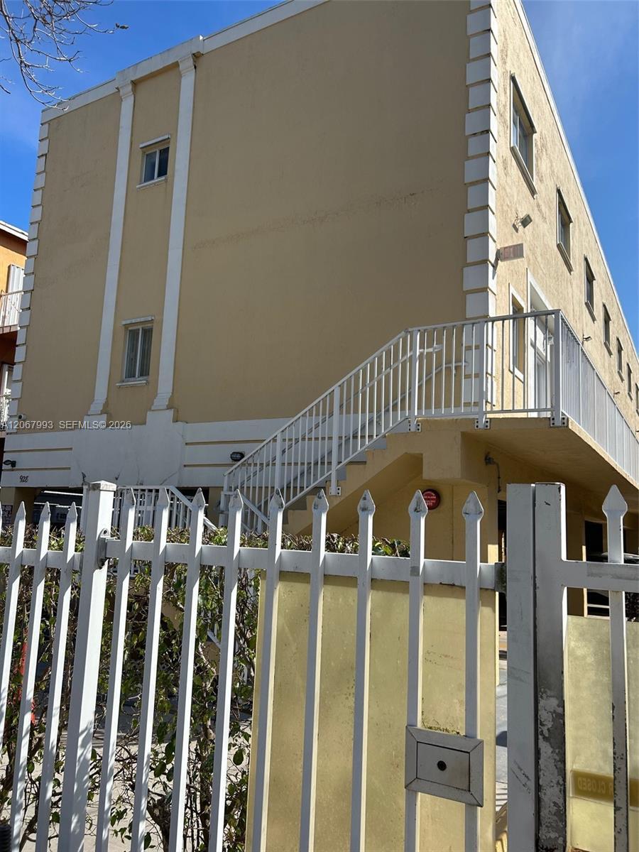 928 SW 3 # 207, Miami FL 33130 photo 2