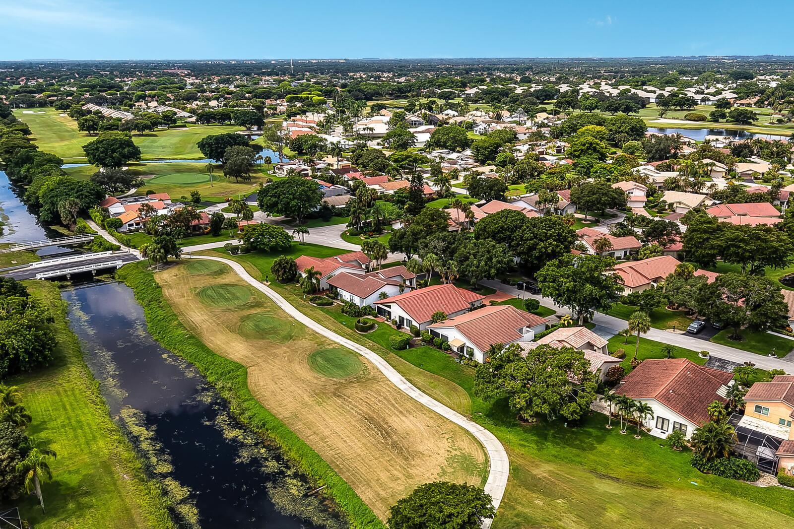 5569 Lakeview Mews Drive, Boynton Beach FL 33437 photo 2