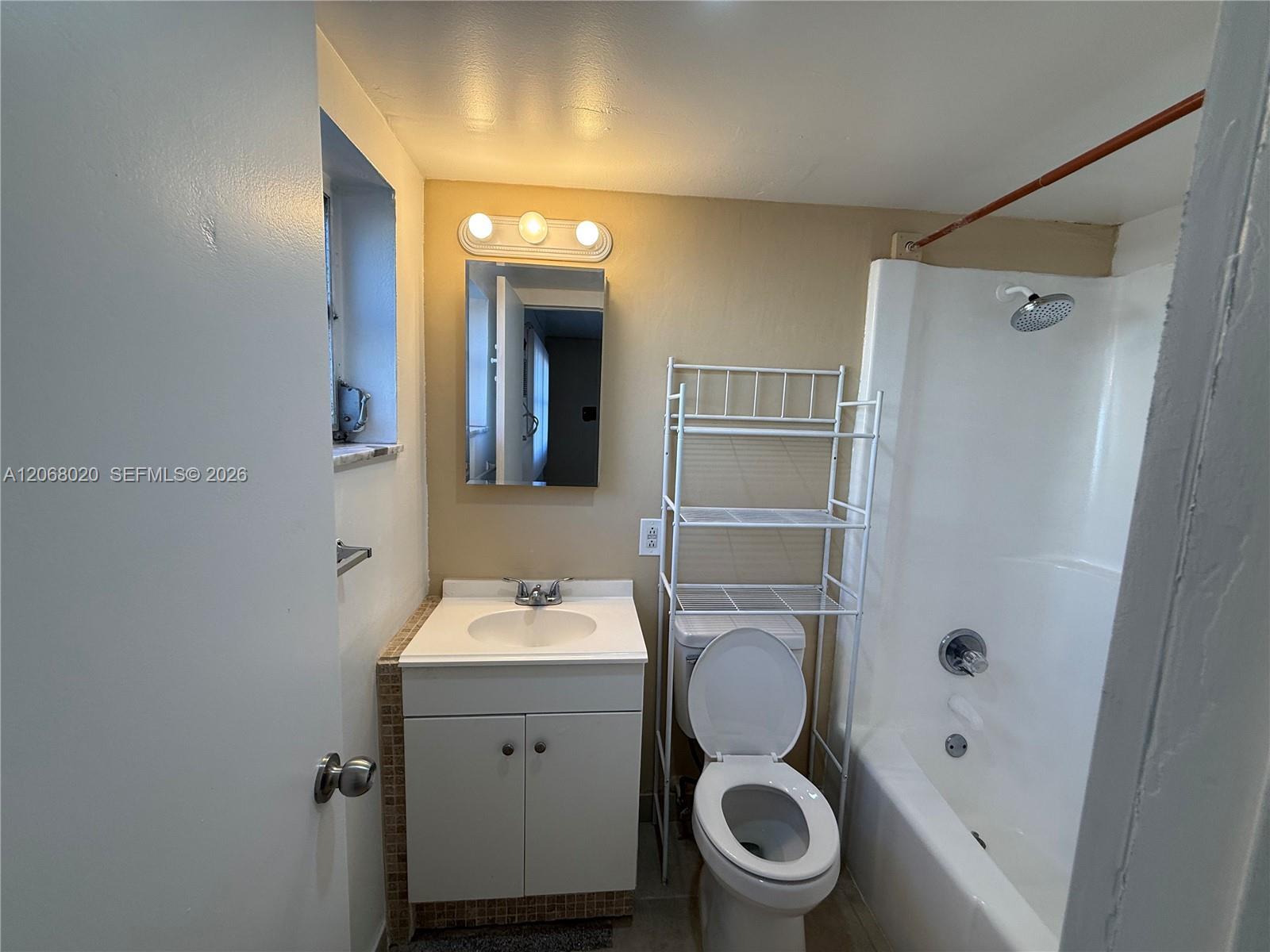 5168 NE 6th Ave # 407, Oakland Park FL 33334 photo 3