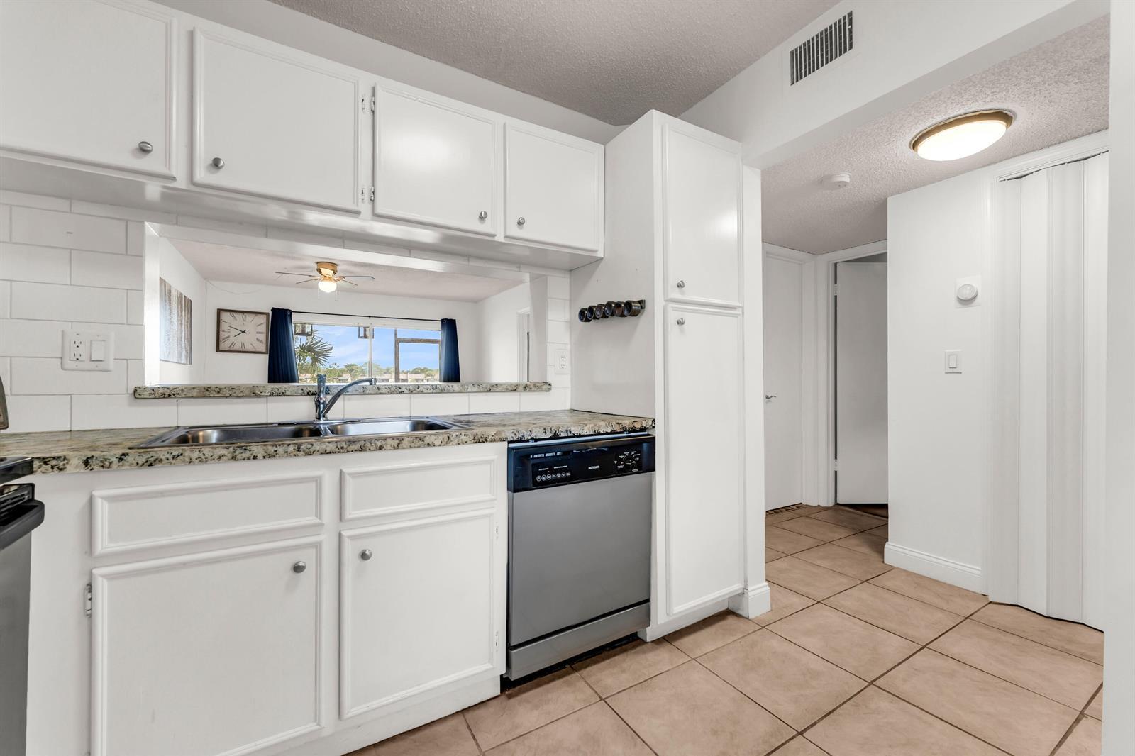 5510 Lakeside Drive # 106, Margate FL 33063 photo 4