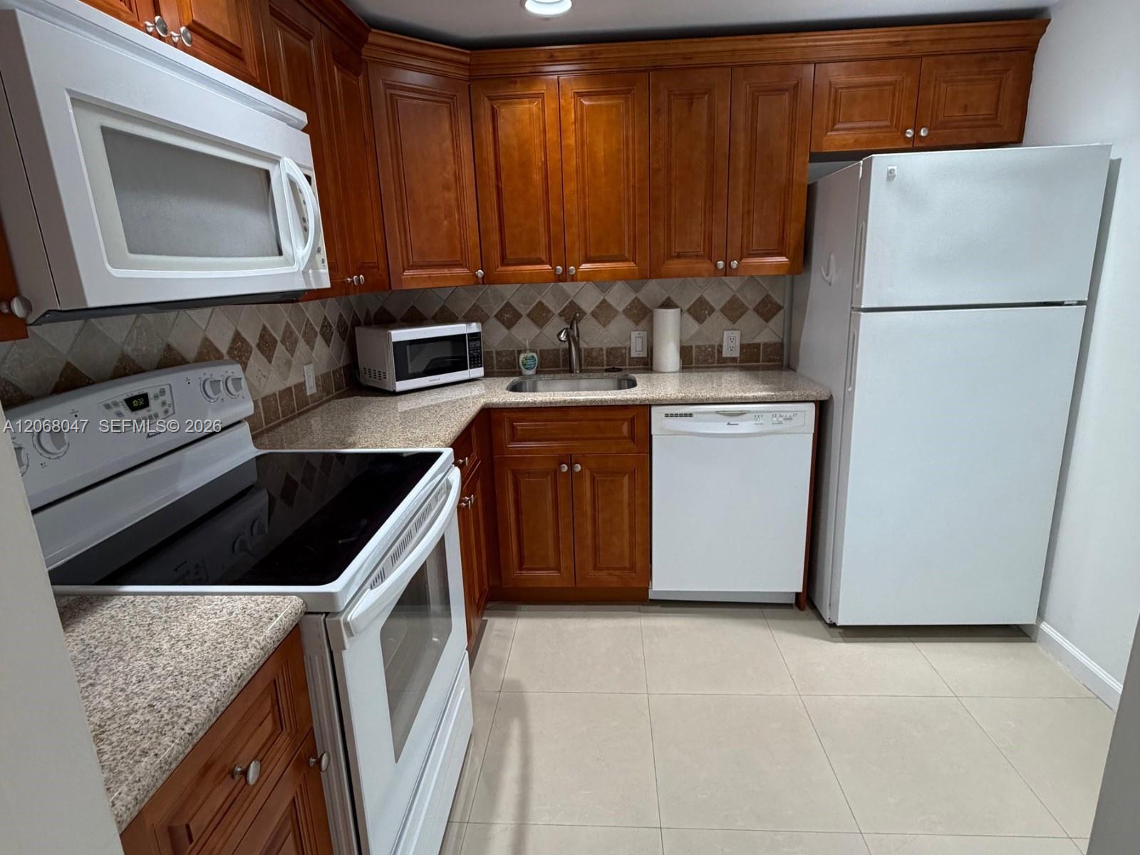 20500 W Country Club Dr # 517, Aventura FL 33180 photo 5
