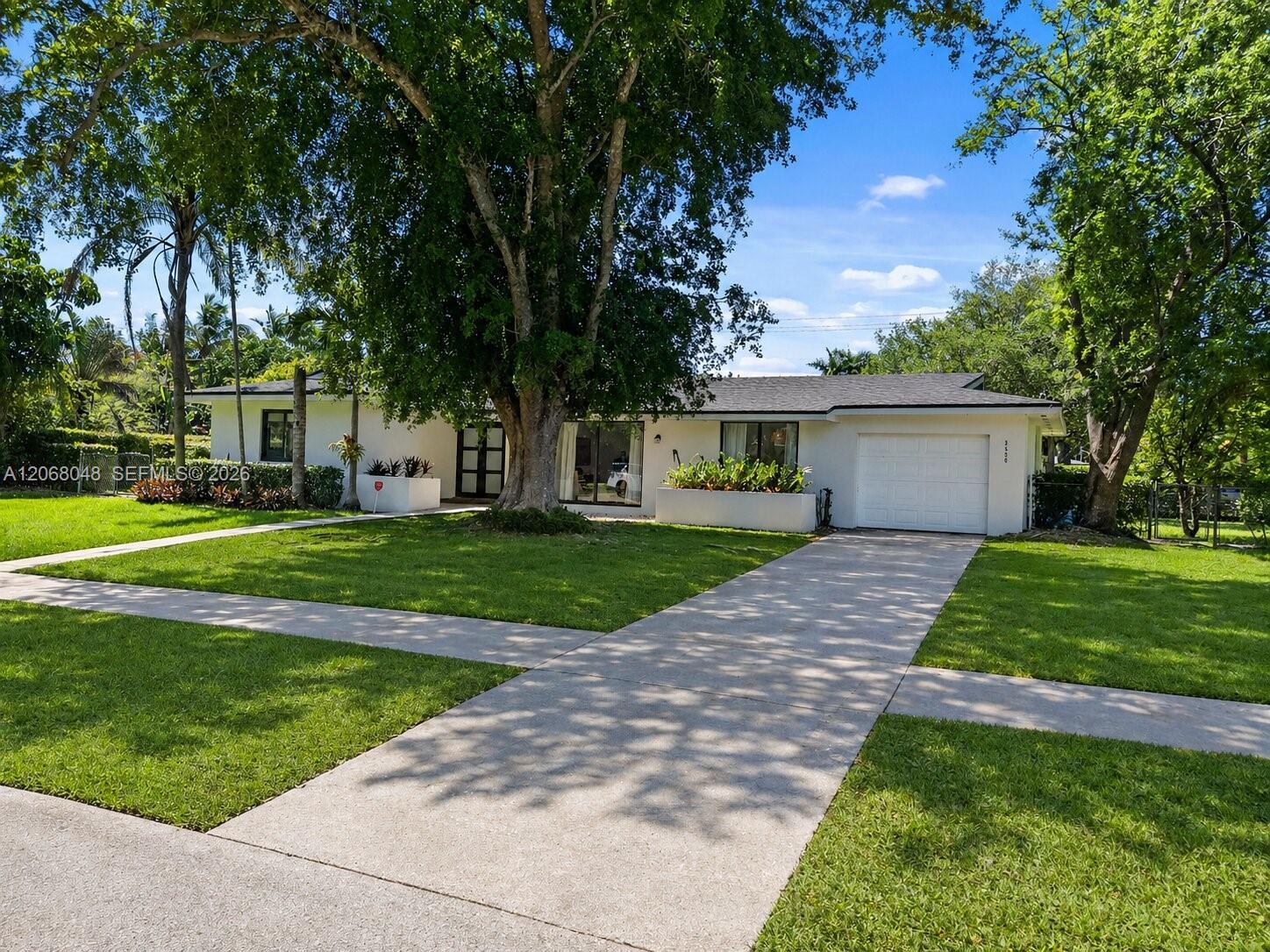 8620 SW 159th St, Palmetto Bay FL 33157 photo 2