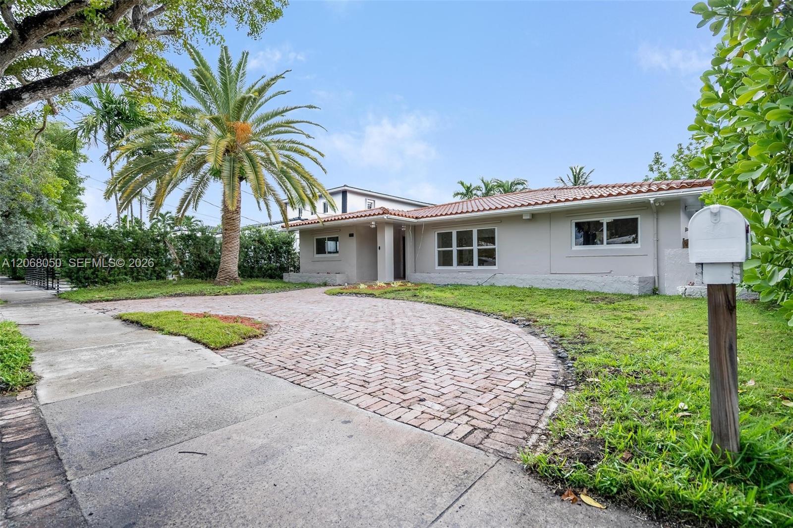 1710 Cleveland Rd # 0, Miami Beach FL 33141 photo 2