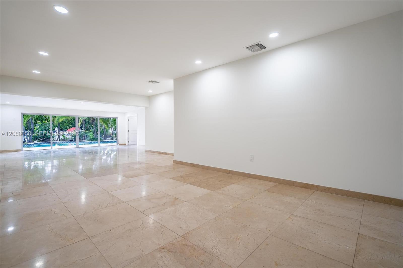 1710 Cleveland Rd # 0, Miami Beach FL 33141 photo 3