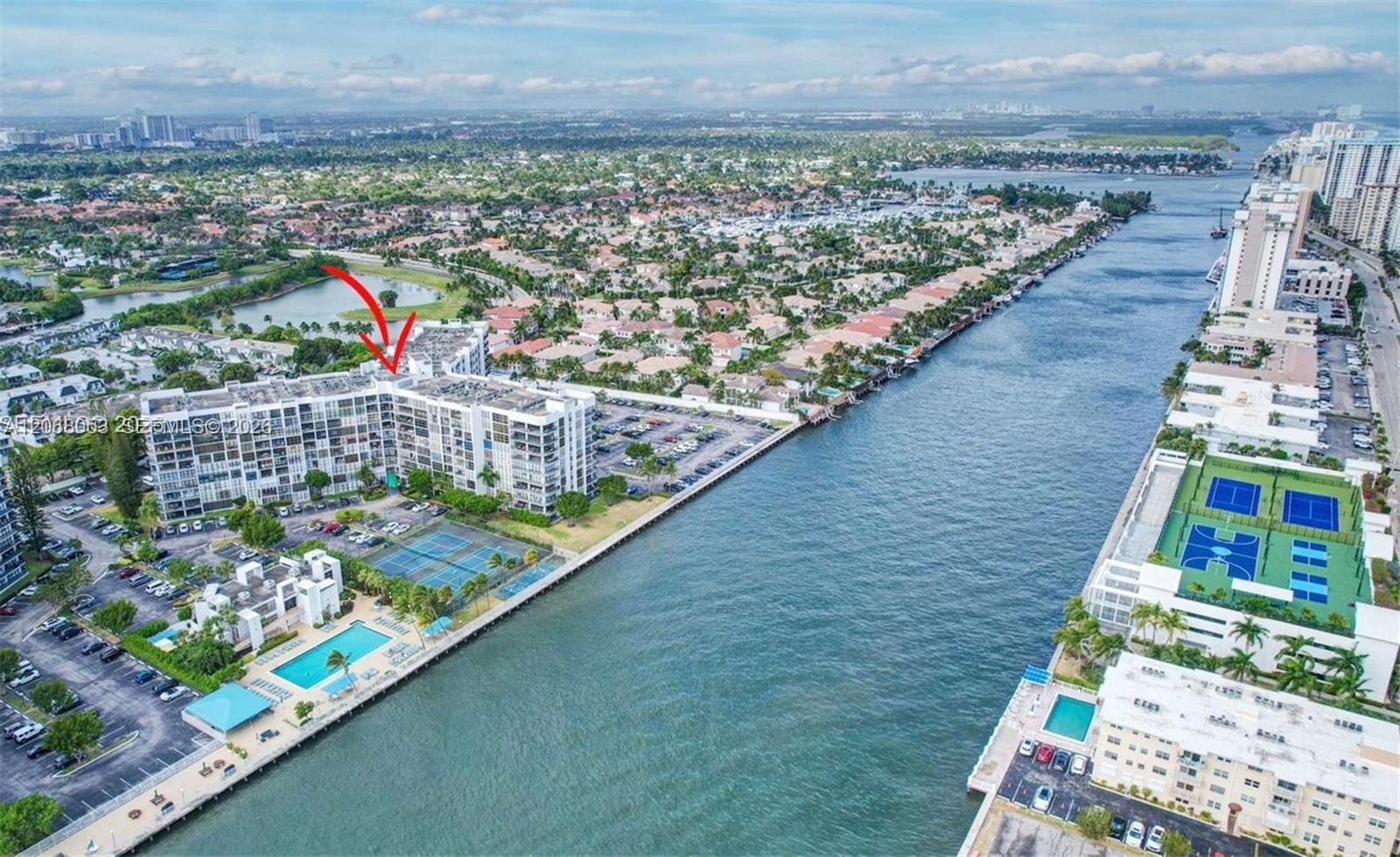 1000 Parkview Dr # 825, Hallandale Beach FL 33009 photo 2