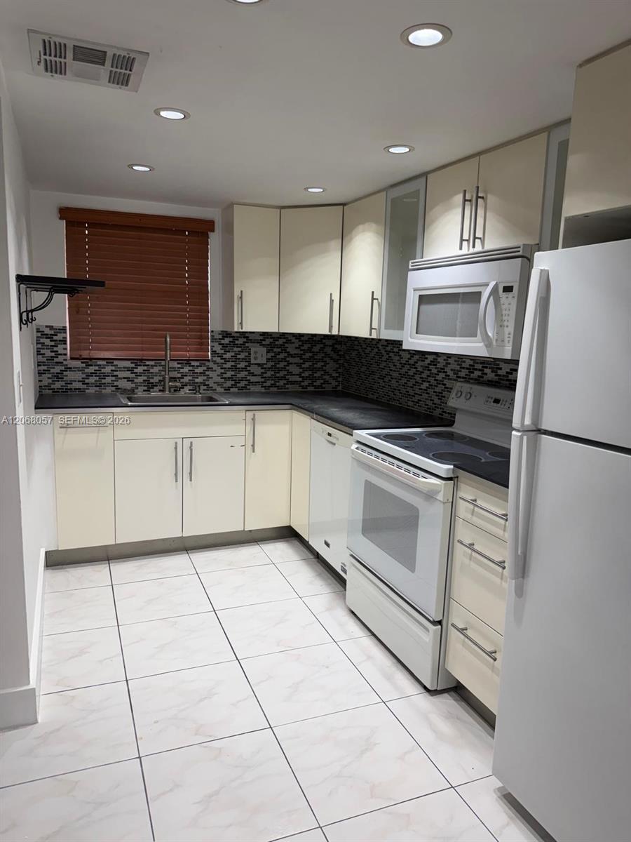 30 NW 87th Ave # C223, Miami FL 33172 photo 2