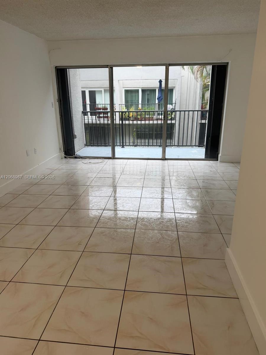 30 NW 87th Ave # C223, Miami FL 33172 photo 4