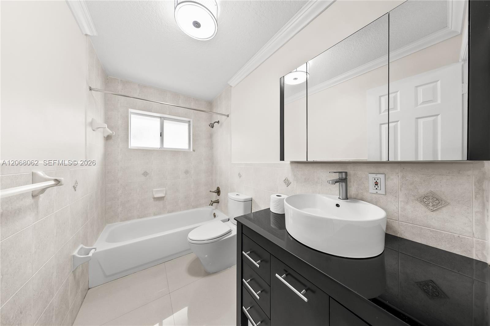 10033 NW 126th Ter, Hialeah Gardens FL 33018 photo 2