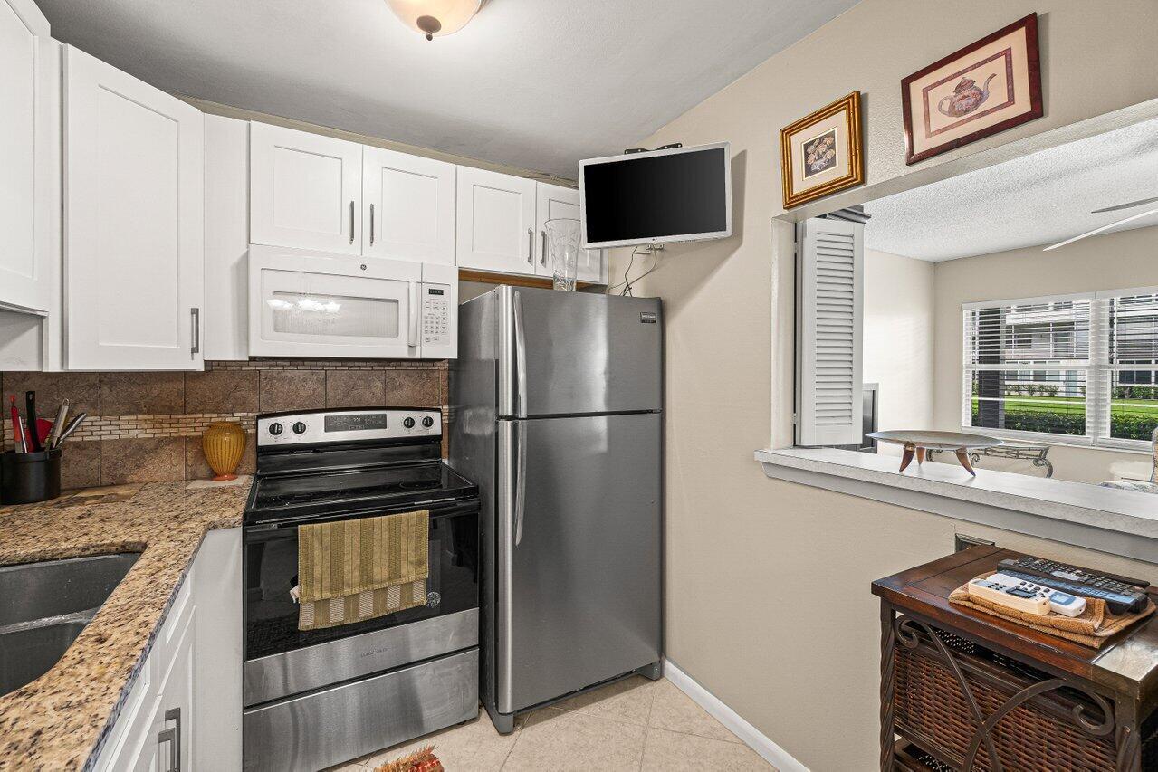 175 Suffolk E # 175, Boca Raton FL 33434 photo 2