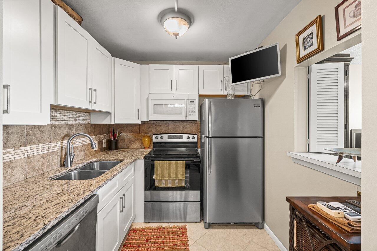 175 Suffolk E # 175, Boca Raton FL 33434 photo 3