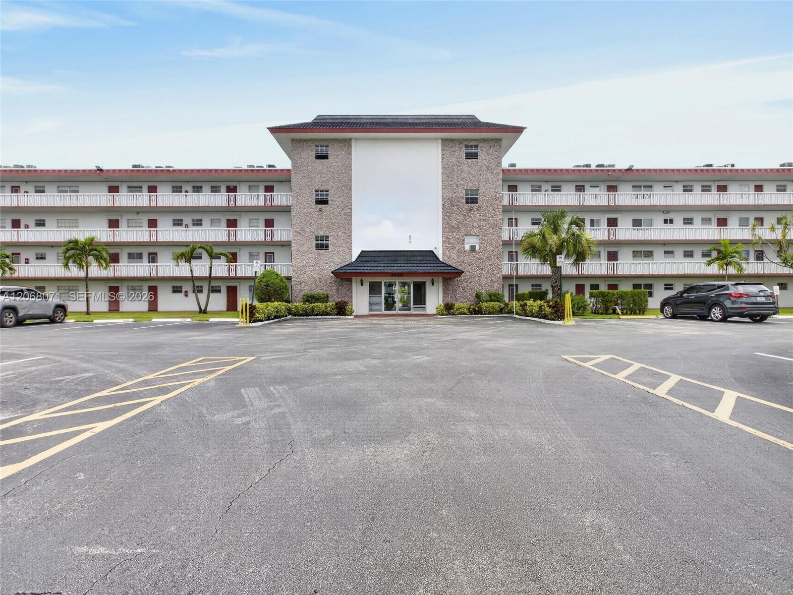 4140 NW 44th Ave # 408, Lauderdale Lakes FL 33319 photo 3