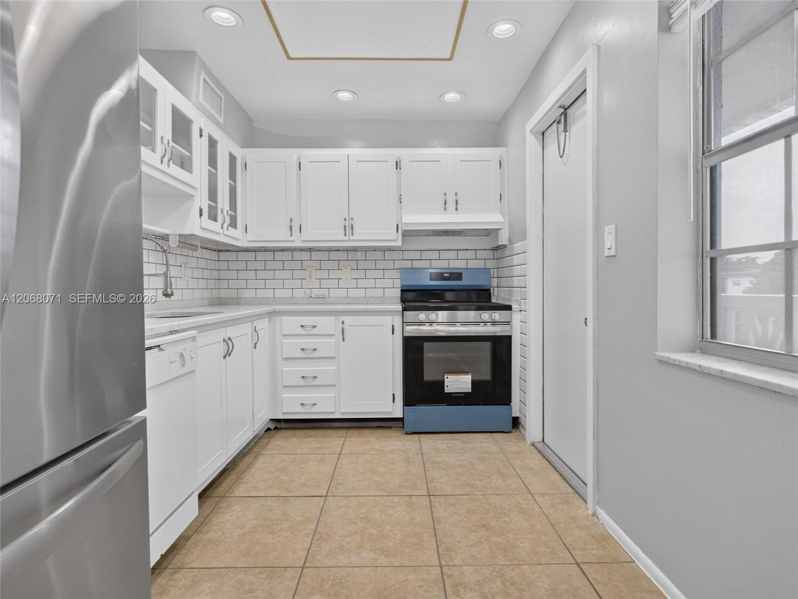 4140 NW 44th Ave # 408, Lauderdale Lakes FL 33319 photo 4