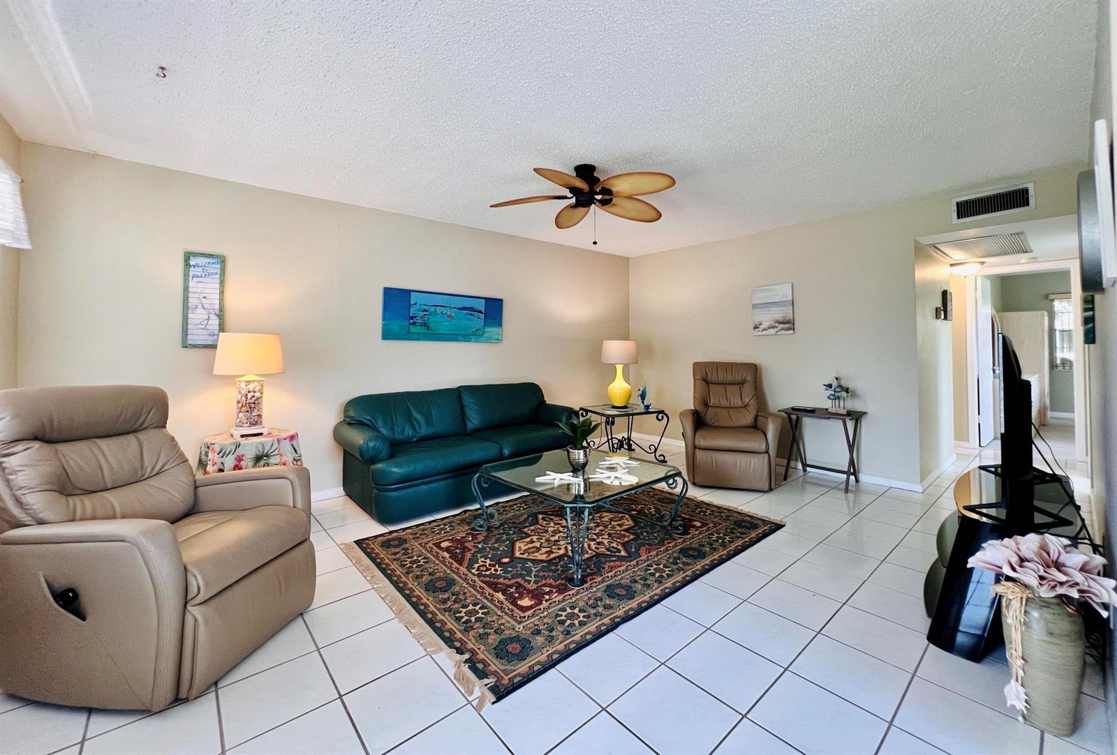 437 Chatham U, West Palm Beach FL 33417 photo 4