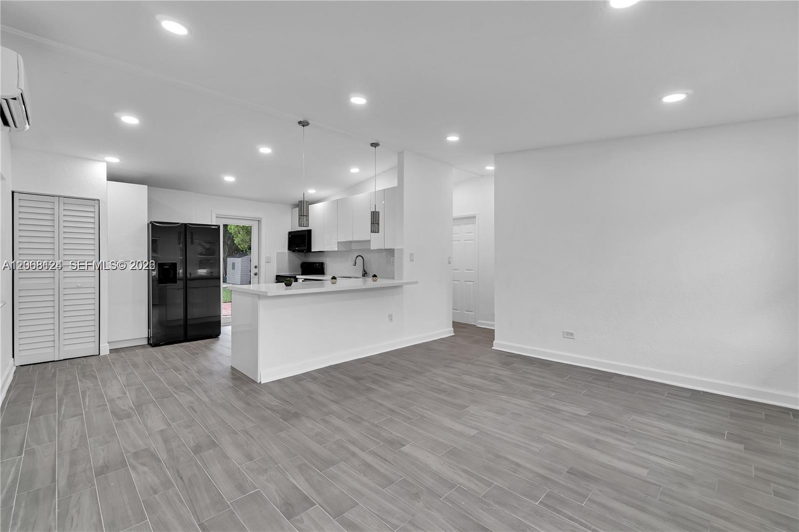 1175 NW 133rd St, North Miami FL 33168 photo 2