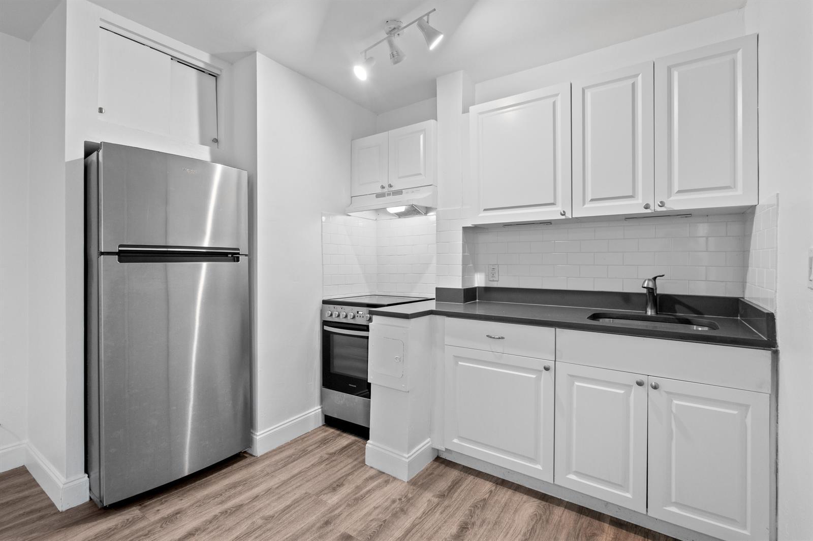 1100 NE 11th Avenue Apt 4, Fort Lauderdale FL 33304 photo 3
