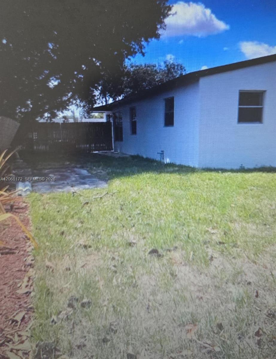 1531 N 70th Ter, Hollywood FL 33024 photo 3
