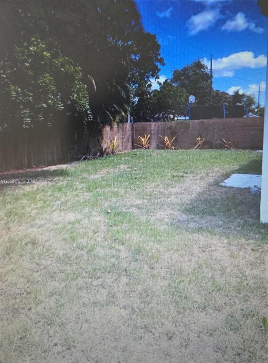 1531 N 70th Ter, Hollywood FL 33024 photo 4
