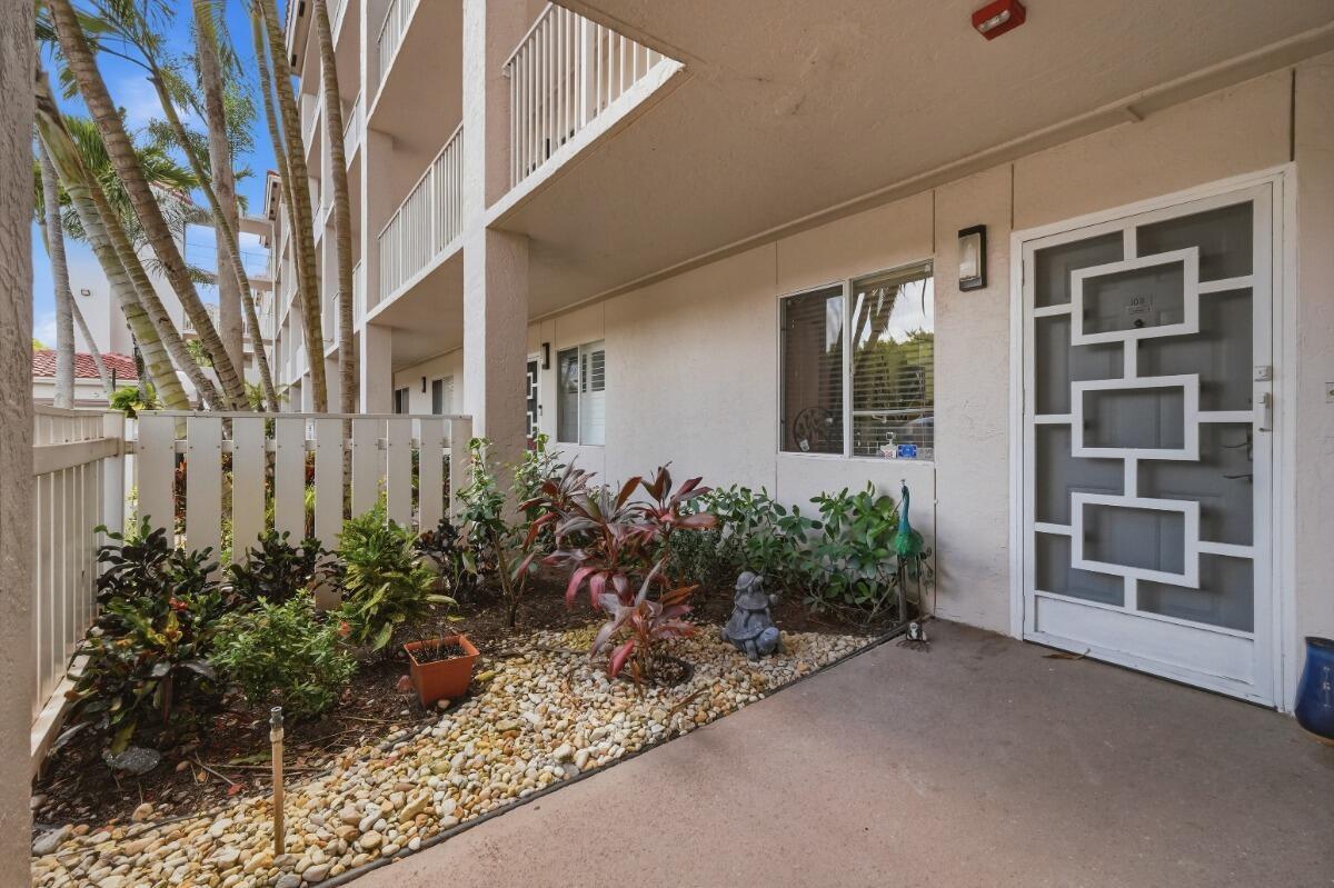 6112 HUNTWICK Terrace # 108, Delray Beach FL 33484 photo 3