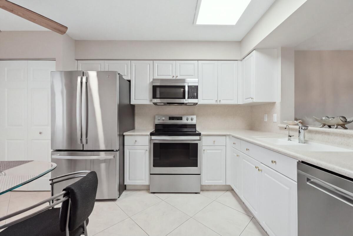 6112 HUNTWICK Terrace # 108, Delray Beach FL 33484 photo 5