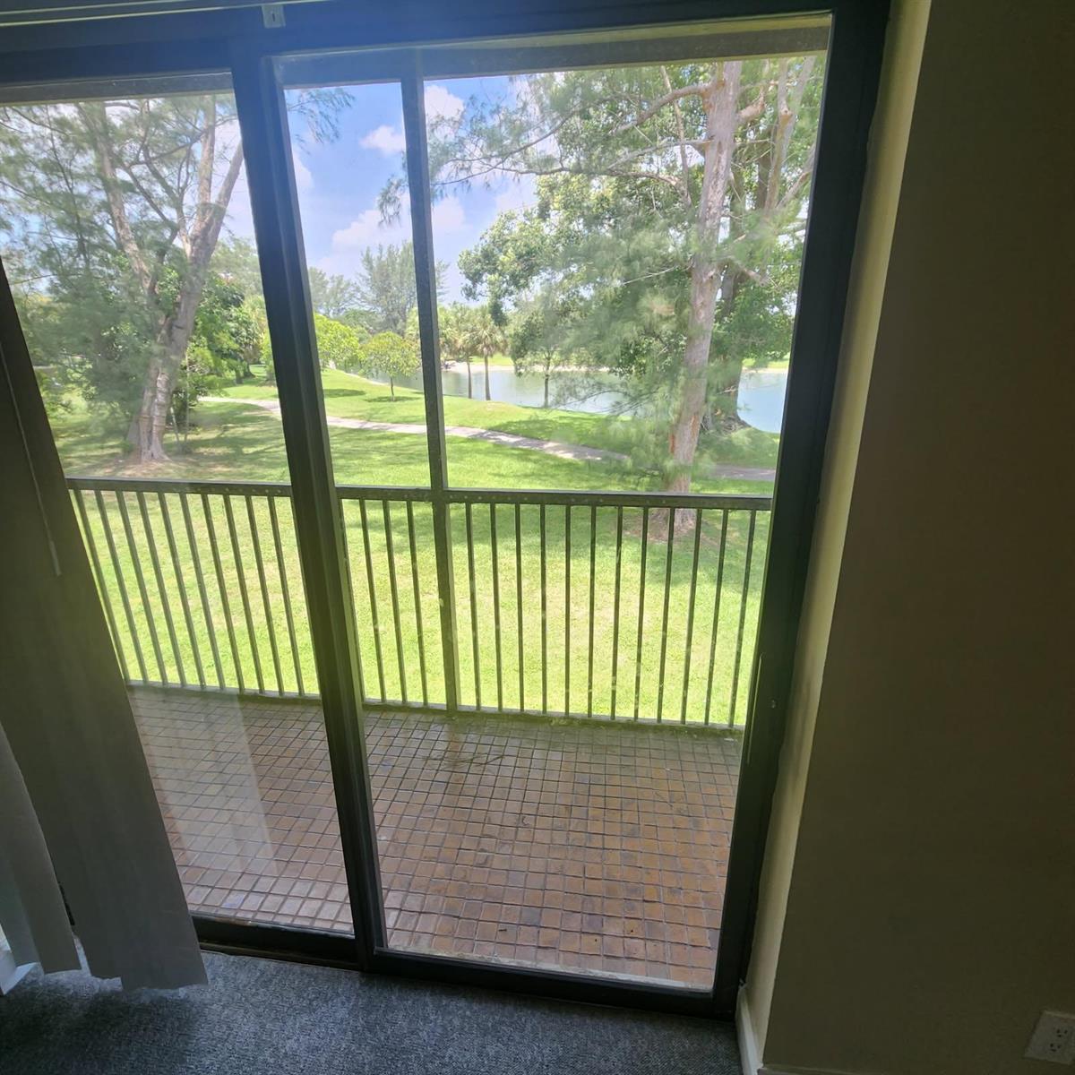 21902 LAKE FOREST Circle # 206, Boca Raton FL 33433 photo 3