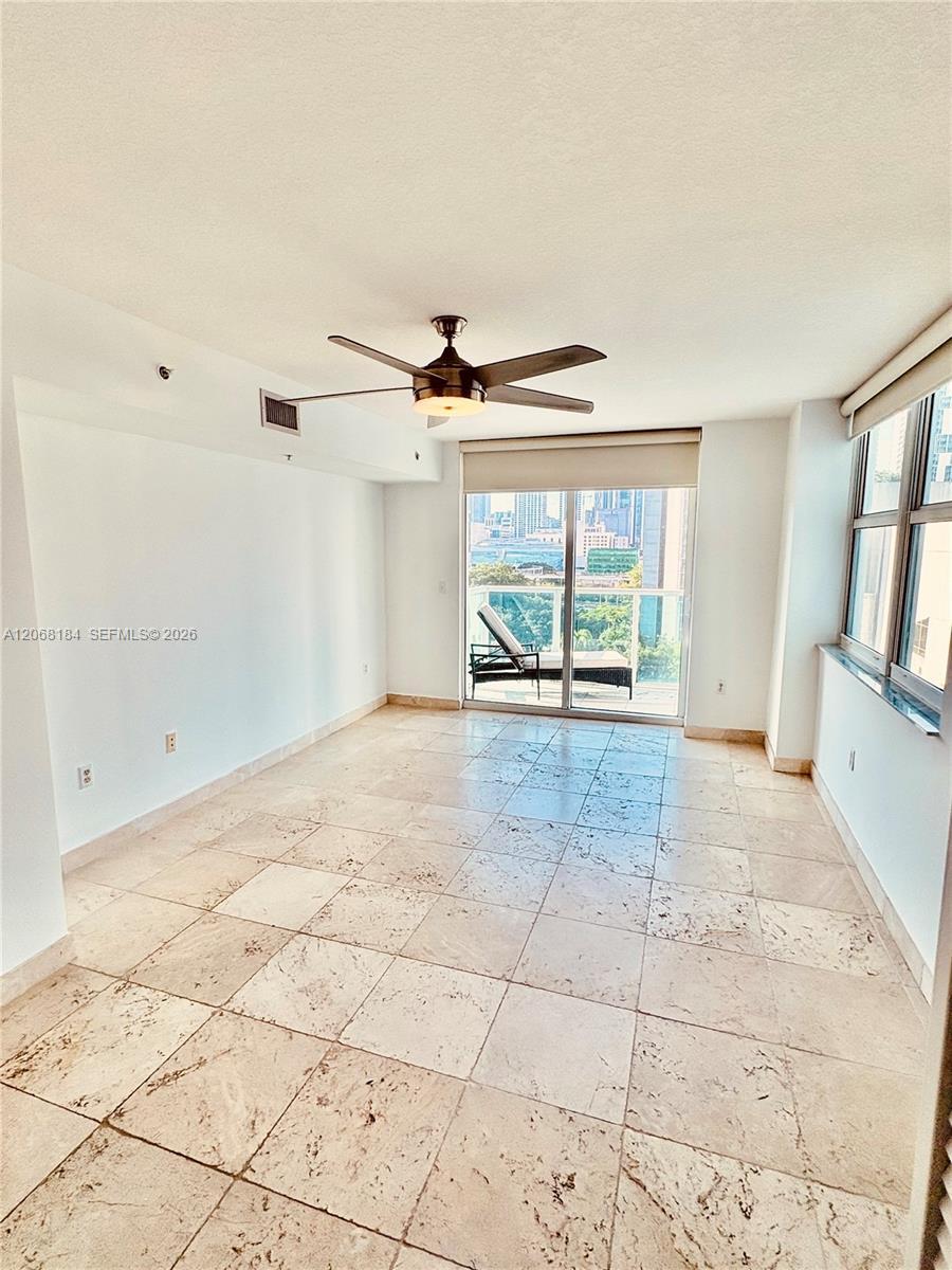 31 SE 5th St # 902, Miami FL 33131 photo 5