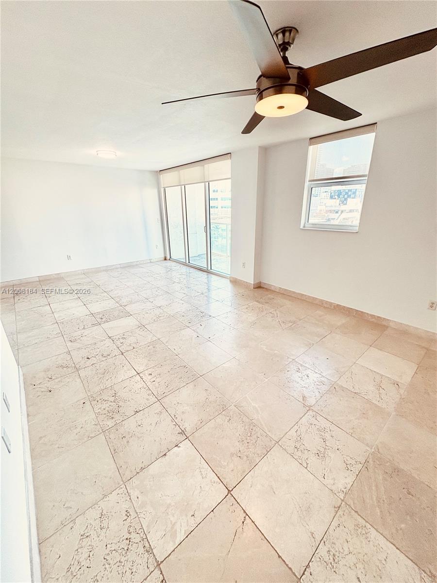31 SE 5th St # 902, Miami FL 33131 photo 4