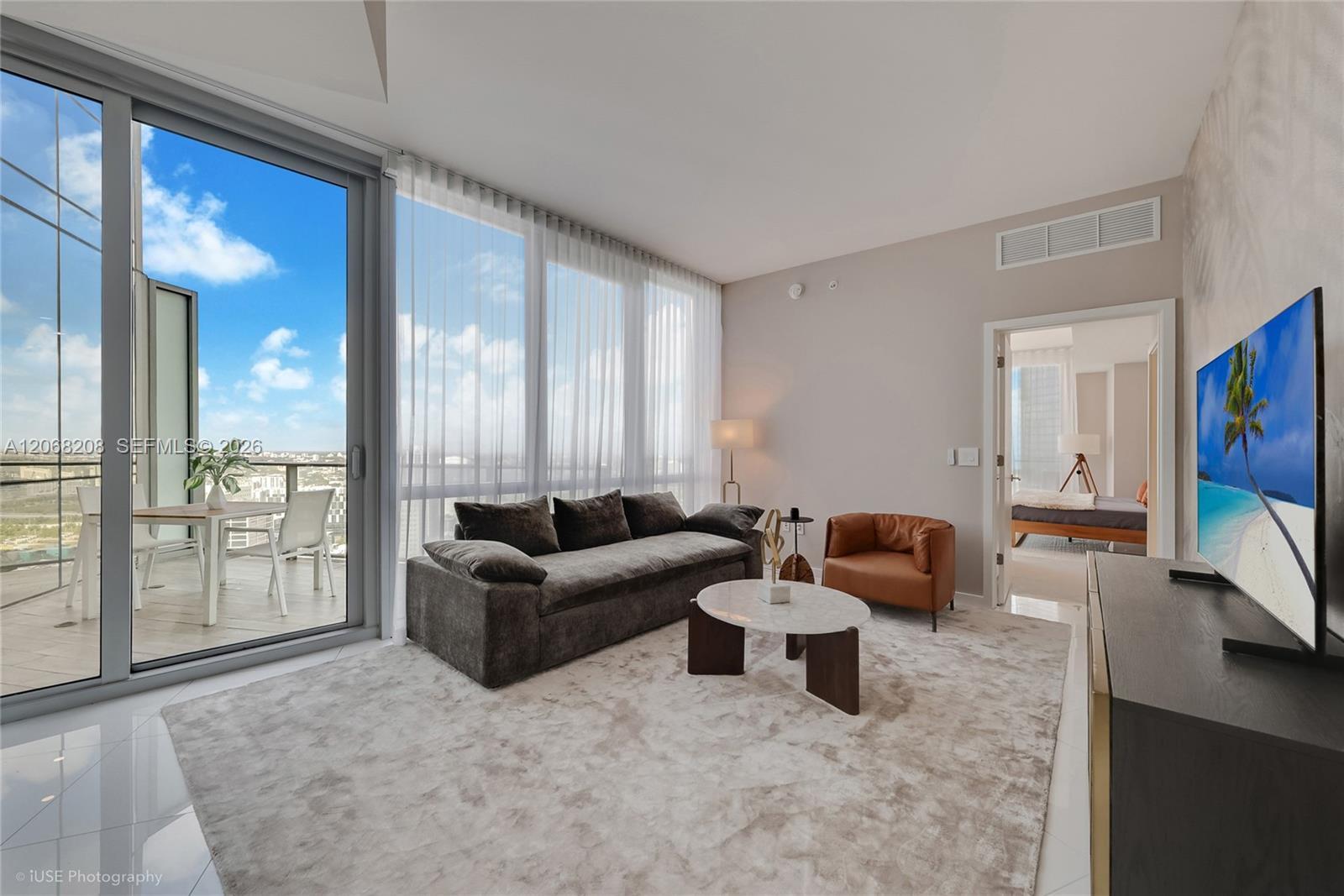 851 NE 1st Ave # 3402, Miami FL 33132 photo 2