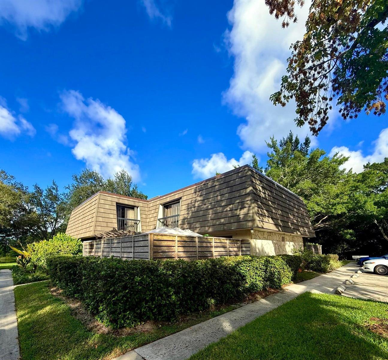 903 9TH Terrace, Palm Beach Gardens FL 33418