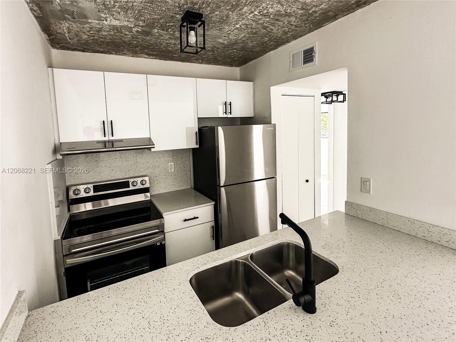 190 NW 69th St # 6, Miami FL 33150 photo 2