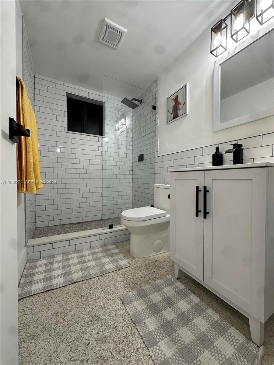 190 NW 69th St # 6, Miami FL 33150 photo 3