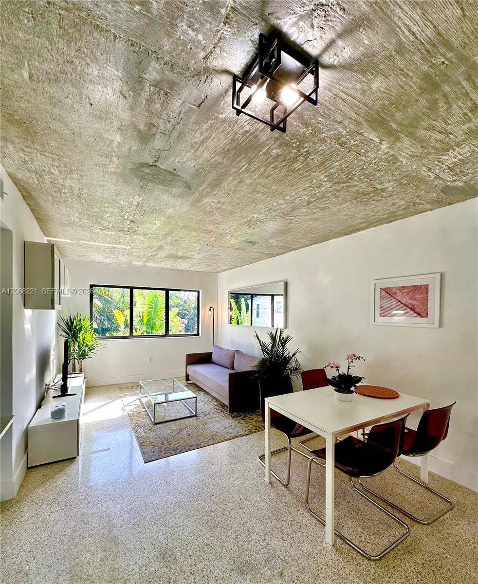 190 NW 69th St # 6, Miami FL 33150