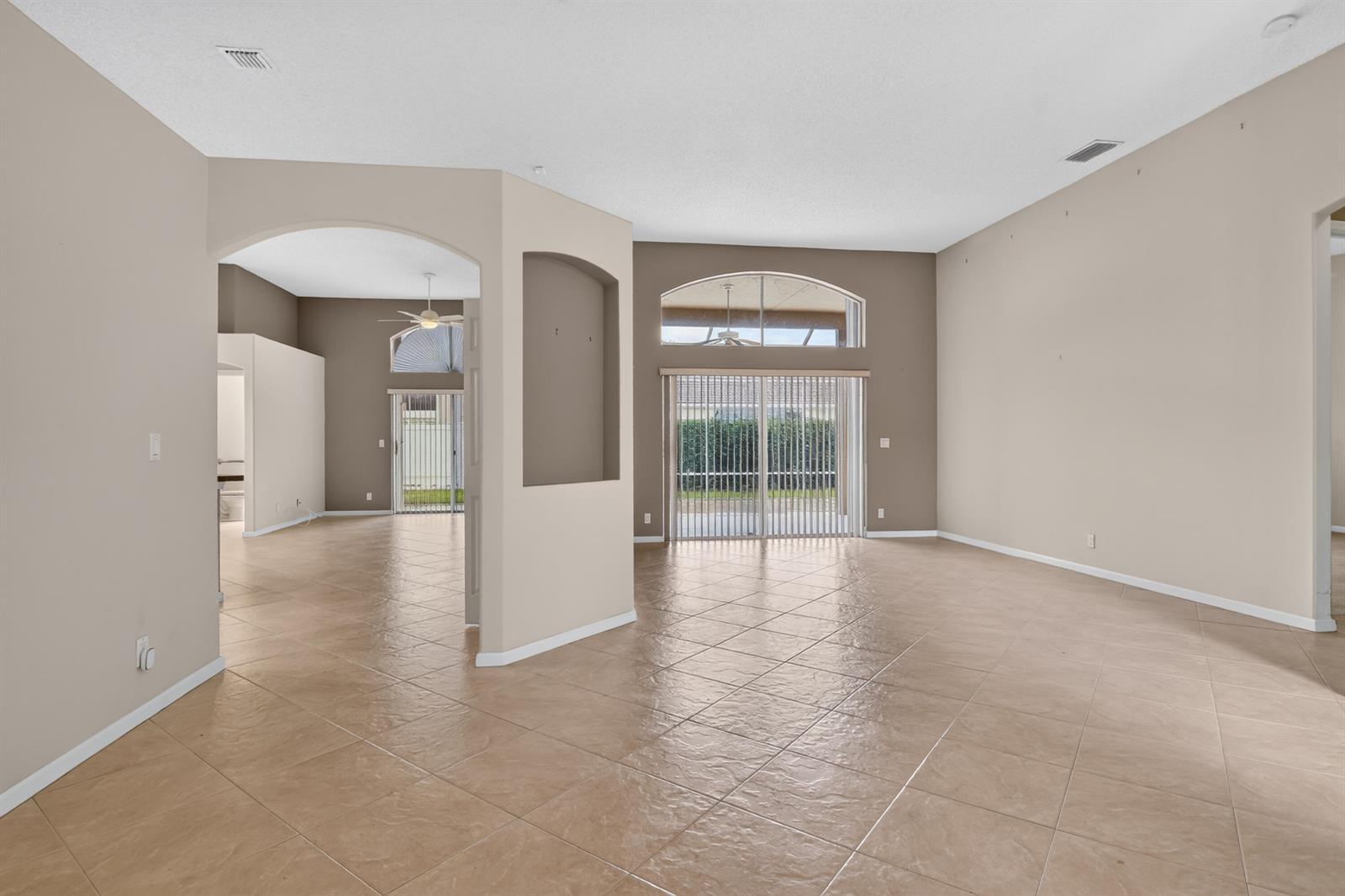 6783 Las Colinas Court, Lake Worth FL 33463 photo 4