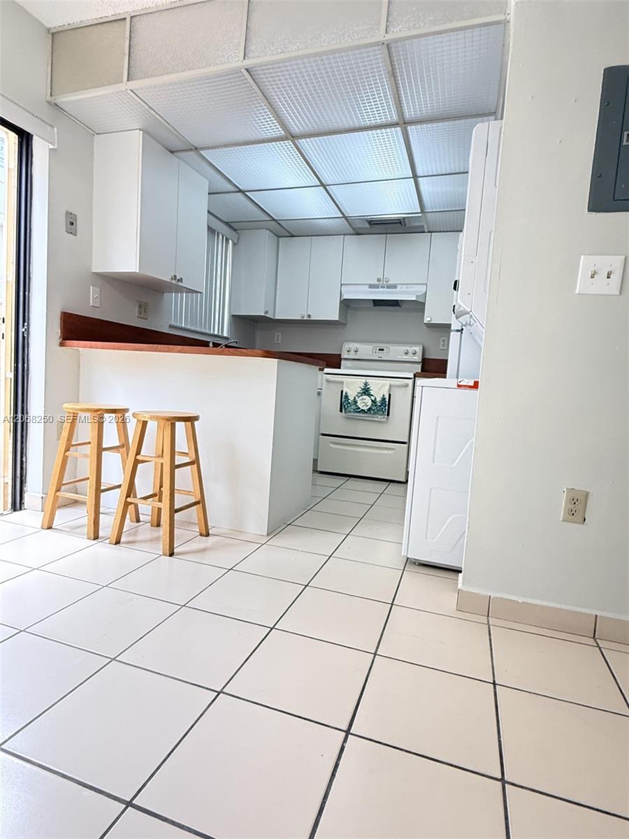 1701 W 42nd Pl # 10, Hialeah FL 33012 photo 3