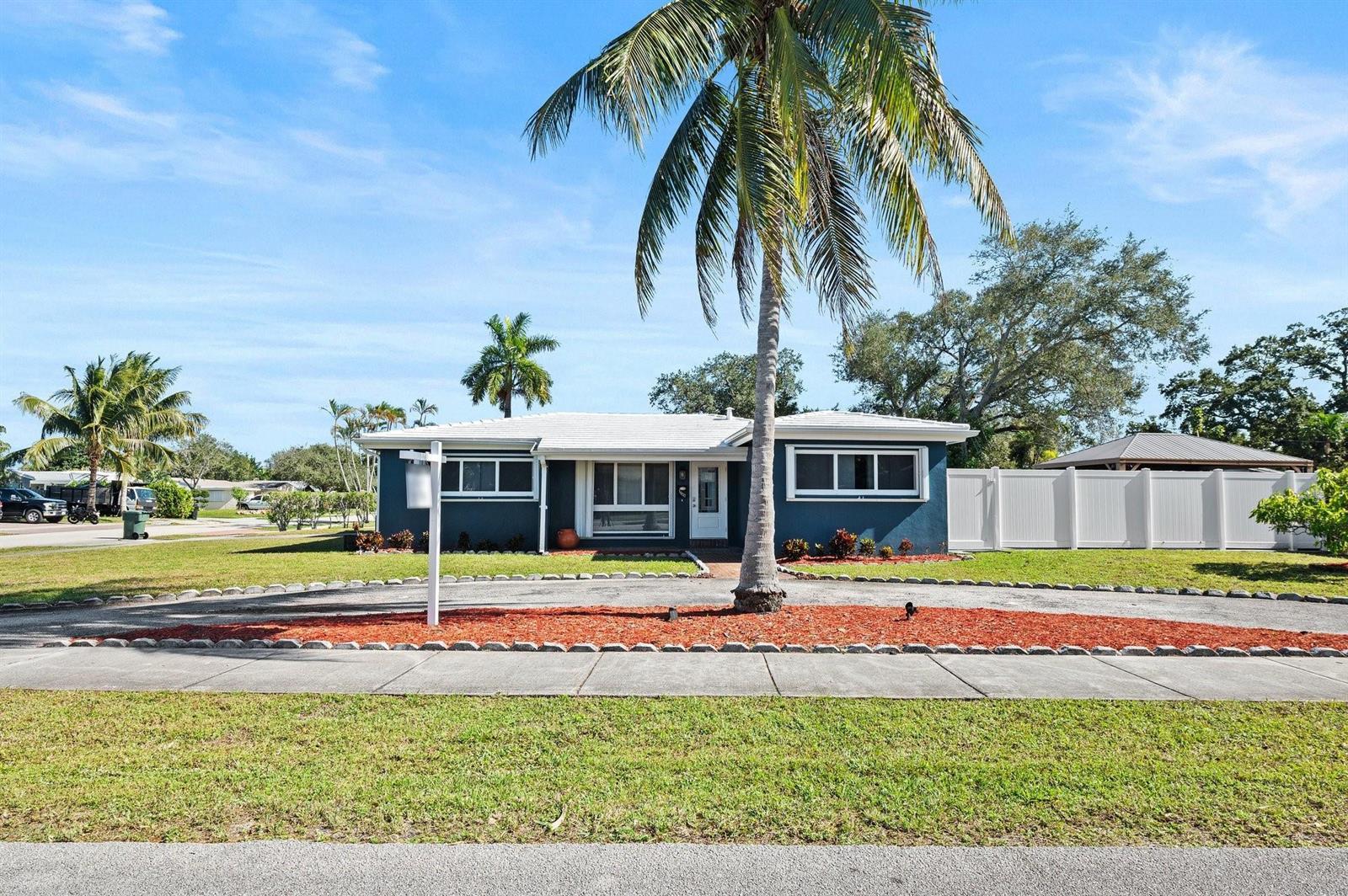 1900 SW 33rd Avenue, Fort Lauderdale FL 33312 photo 2