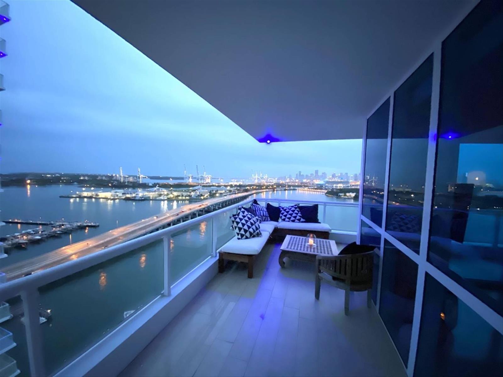 540 WEST Avenue # 2011, Miami Beach FL 33139 photo 4