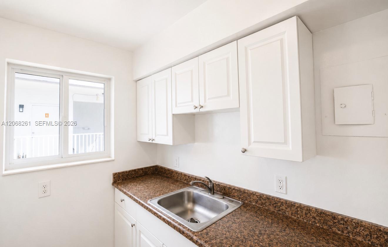 7721 Dickens Ave # 7, Miami Beach FL 33141 photo 2