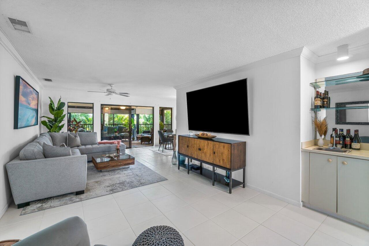 50 PELICAN POINTE Drive # 2050, Delray Beach FL 33483 photo 4