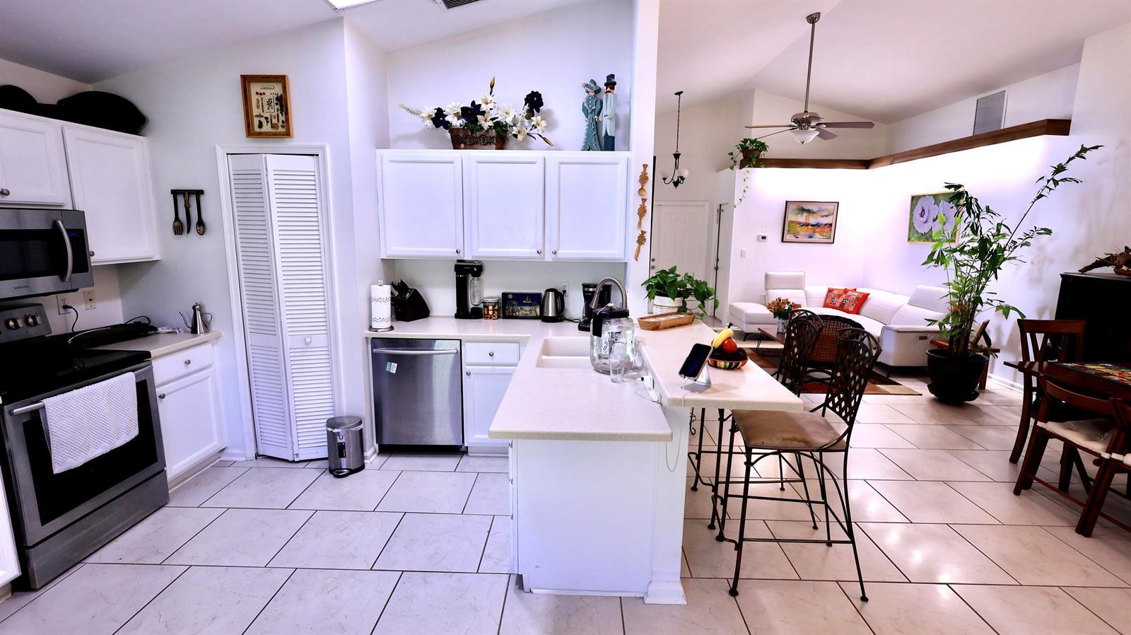 2220 Soundings Court, FL 33413 photo 3