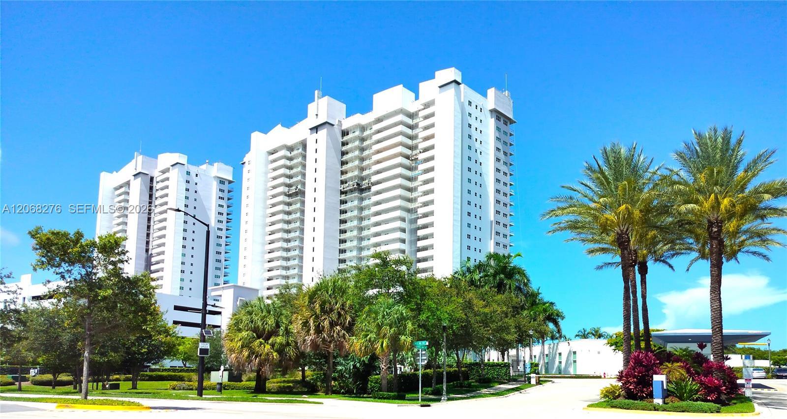 14951 Royal Oaks Ln # 1006, North Miami FL 33181 photo 4