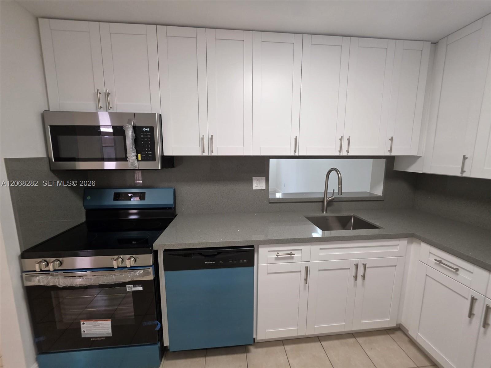 8400 SW 133rd Ave Rd # 208, Miami FL 33183 photo 2