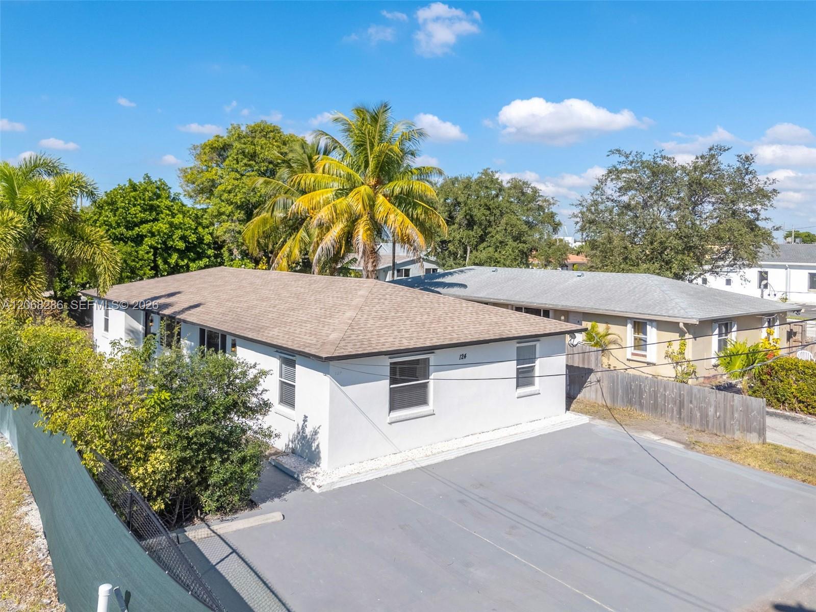Hallandale Beach, FL 33009 photo 2