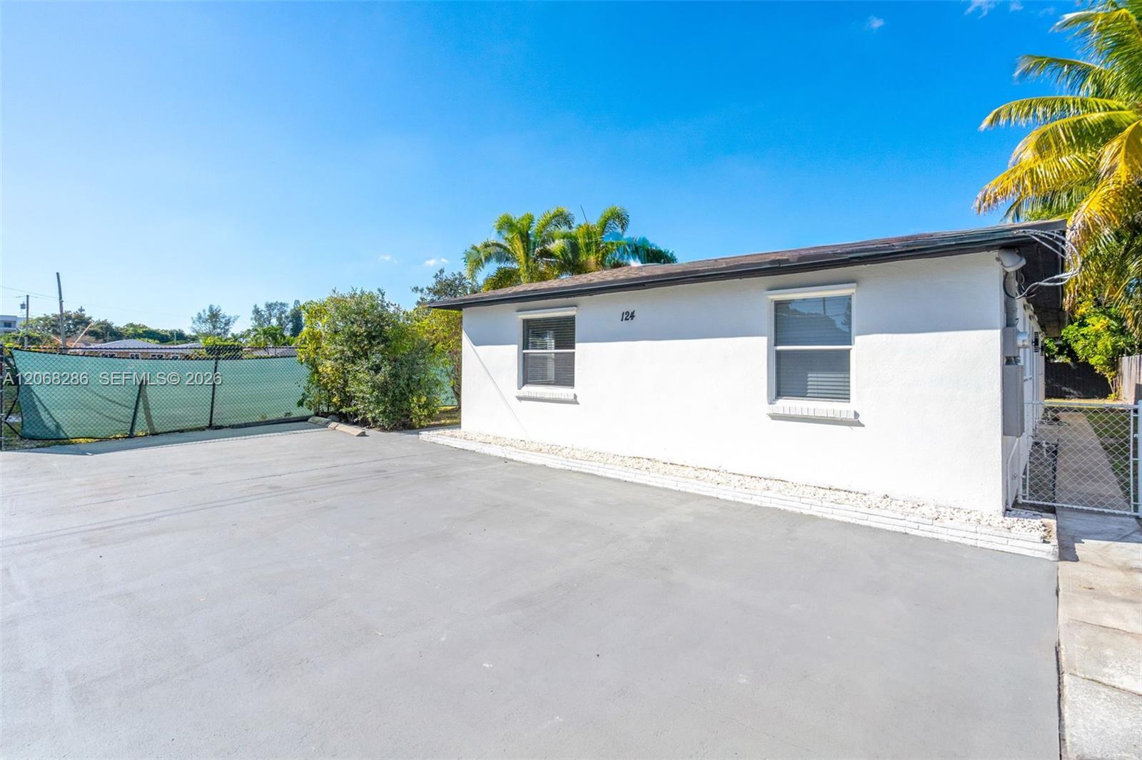 Hallandale Beach, FL 33009 photo 4