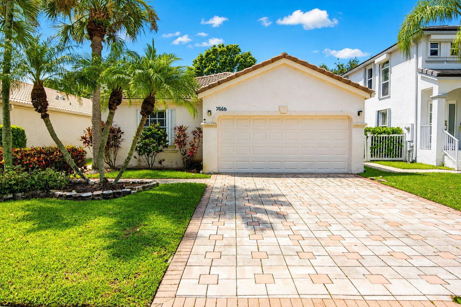 7666 Rockport Circle, Lake Worth FL 33467