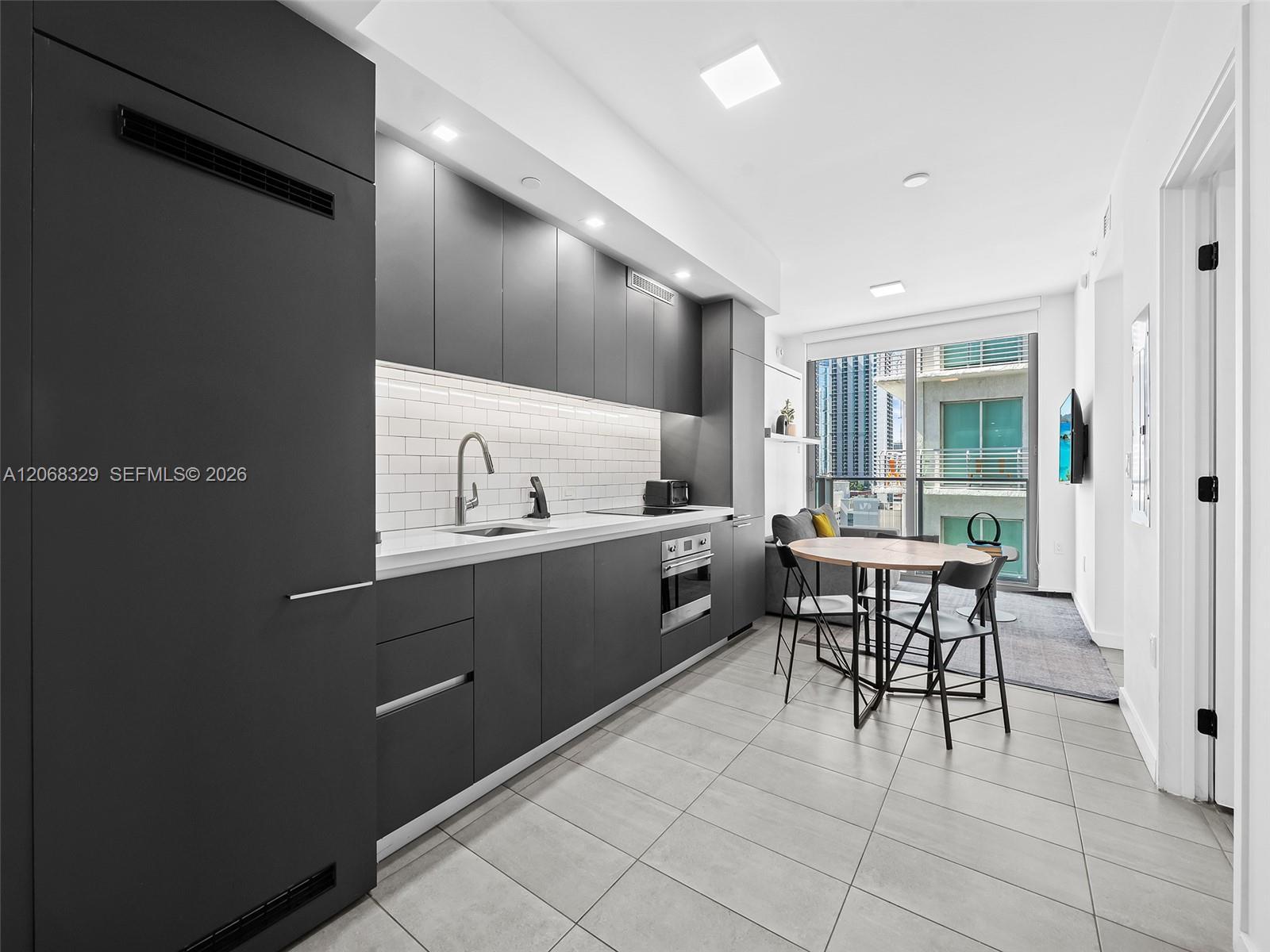 227 NE 2nd St # 1807, Miami FL 33132 photo 3
