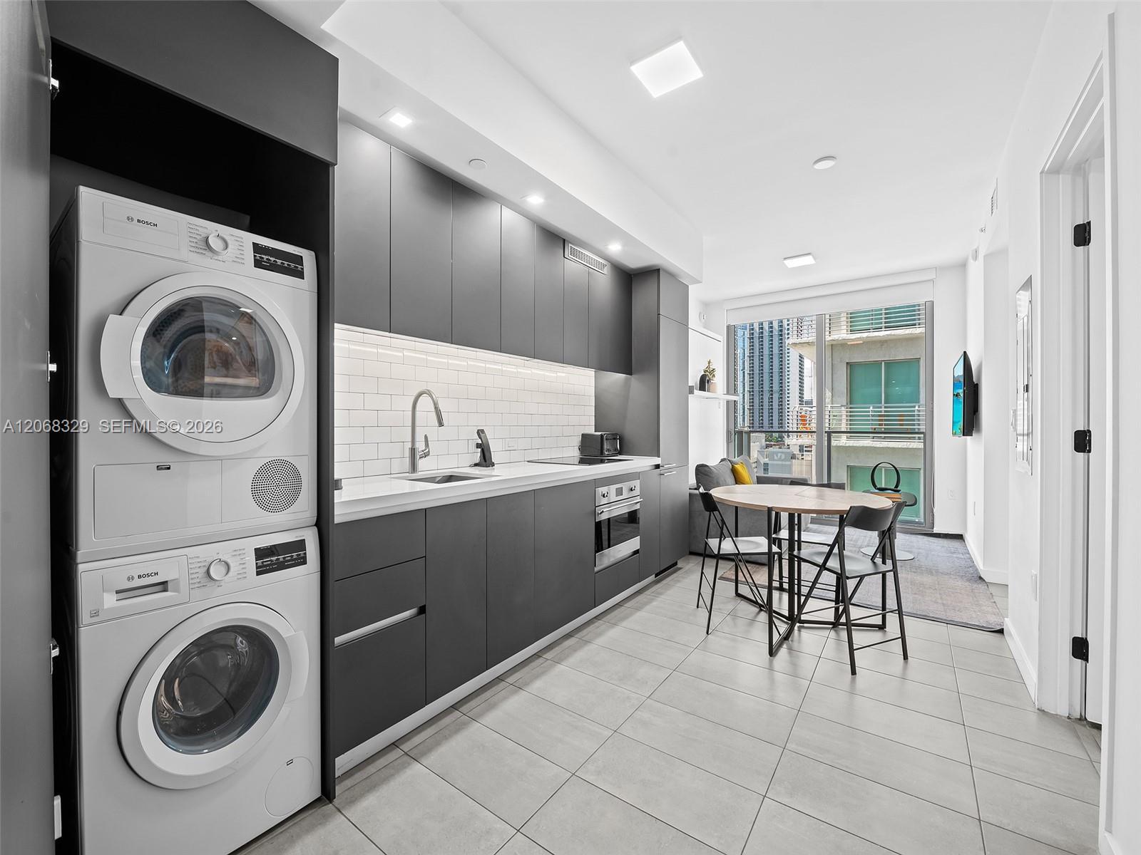 227 NE 2nd St # 1807, Miami FL 33132 photo 4