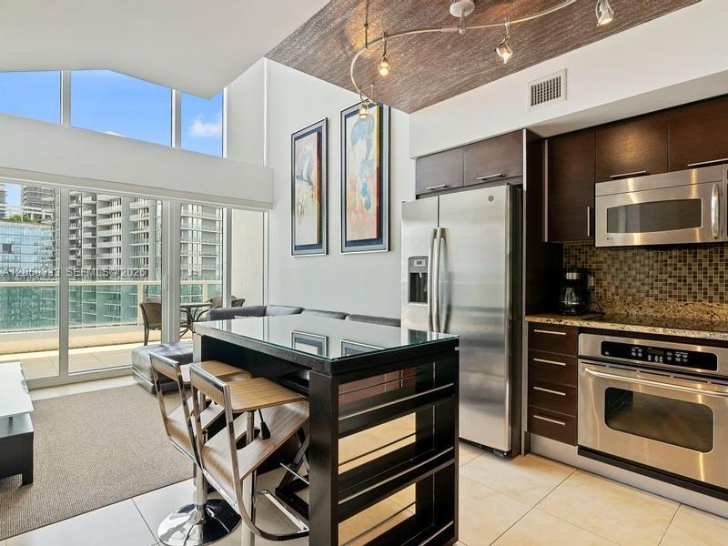 41 SE 5th St # 2310, Miami FL 33131 photo 4