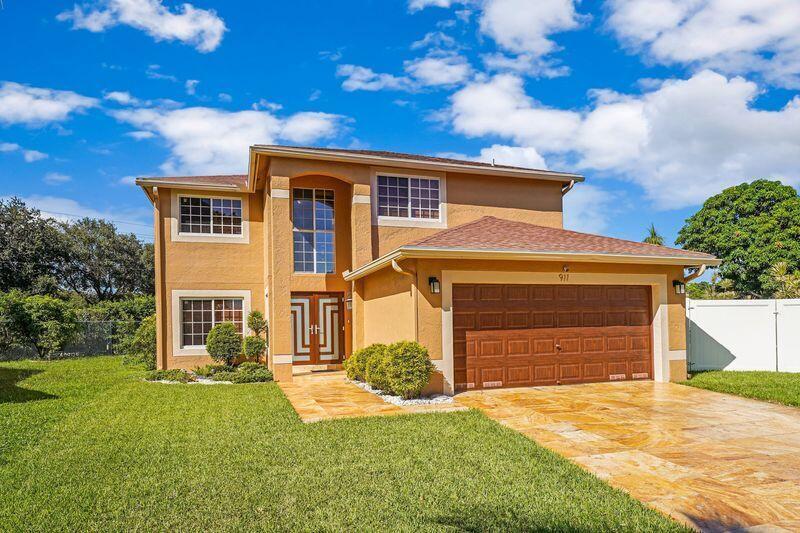 911 SW 87th Avenue, Pembroke Pines FL 33025