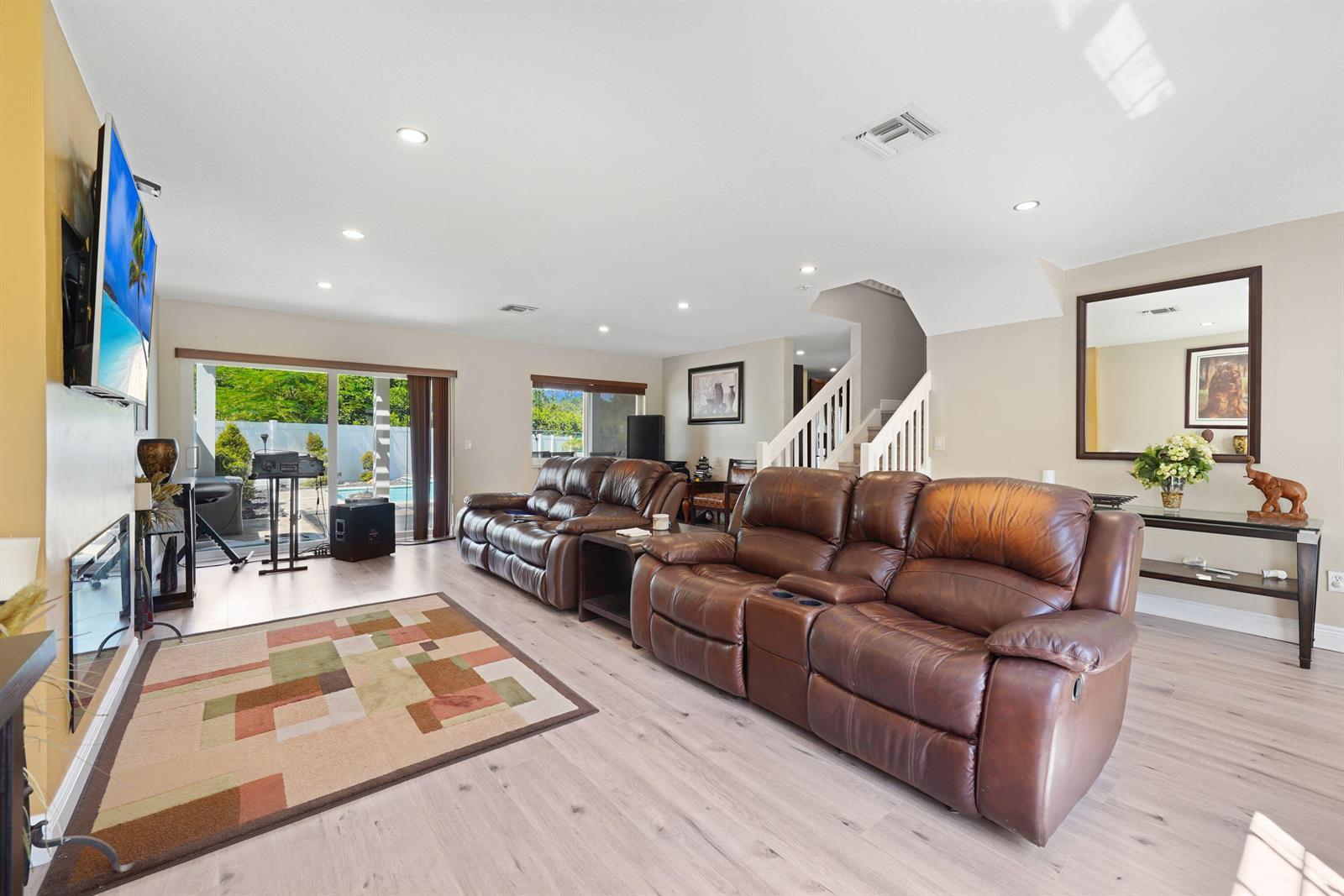 911 SW 87th Avenue, Pembroke Pines FL 33025 photo 4