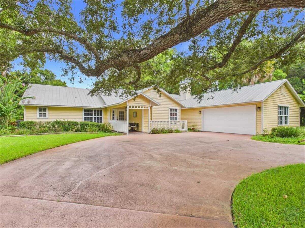 2065 CORTEZ Avenue, Vero Beach FL 32960